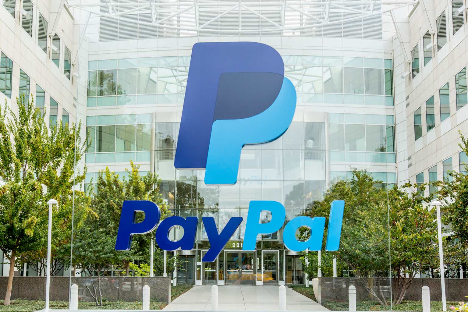 PayPal : bonne valorisation, mais configuration faible (NASDAQ : PYPL)