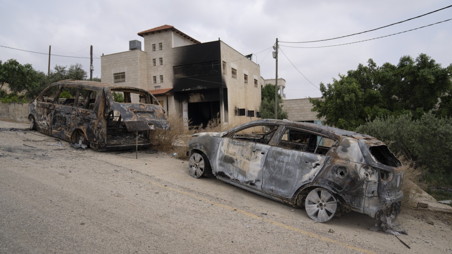 Violence des colons en Cisjordanie : la Douma brûlée rappelle la vulnérabilité des Palestiniens